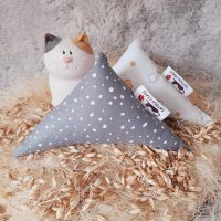 stoffkissen raschelnd